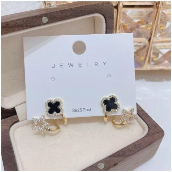 Avr Jewels Korean Fashion Vibrato Live Four Leaf Clover Earrings