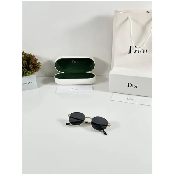 Stylish Dior Sunglasses With Original Kit (SZ105) - Image 2