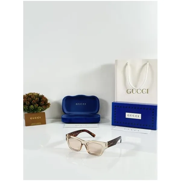 Stylish Gucci Sunglasses With Original Kit (SZ104)