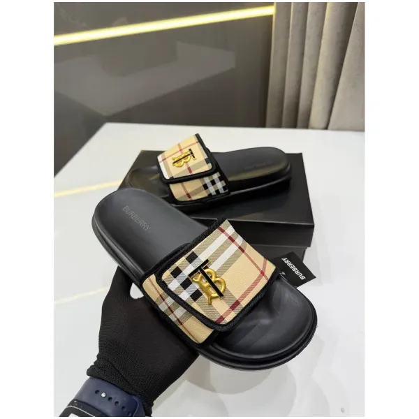 Burberry Slides For Men (MGC01)